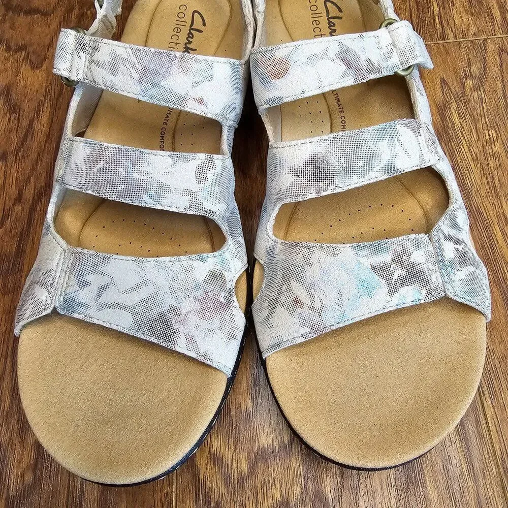 NIB Women’s Clarks Laurieann Style Sand Size 7 Sandals Floral Metallic Comfort - Picture 7 of 12